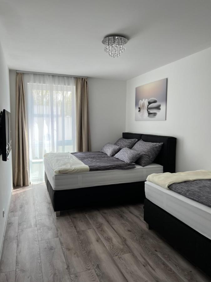Villa Bauhaus Dream Deluxe T Siófok Exteriör bild