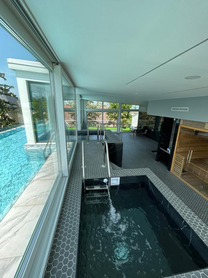 Villa Bauhaus Dream Deluxe T Siófok Exteriör bild