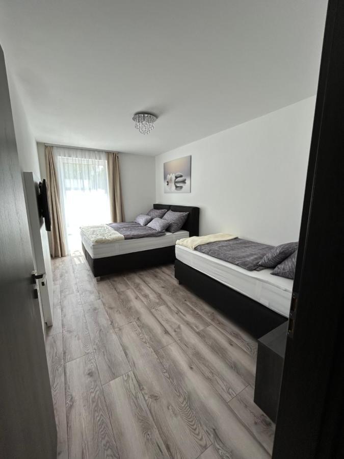 Villa Bauhaus Dream Deluxe T Siófok Exteriör bild