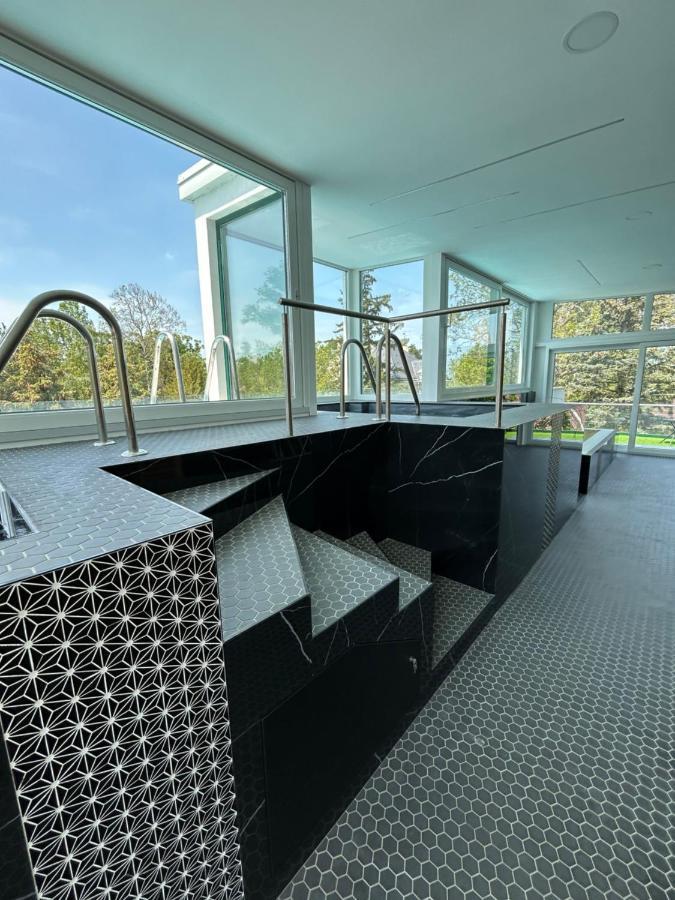 Villa Bauhaus Dream Deluxe T Siófok Exteriör bild